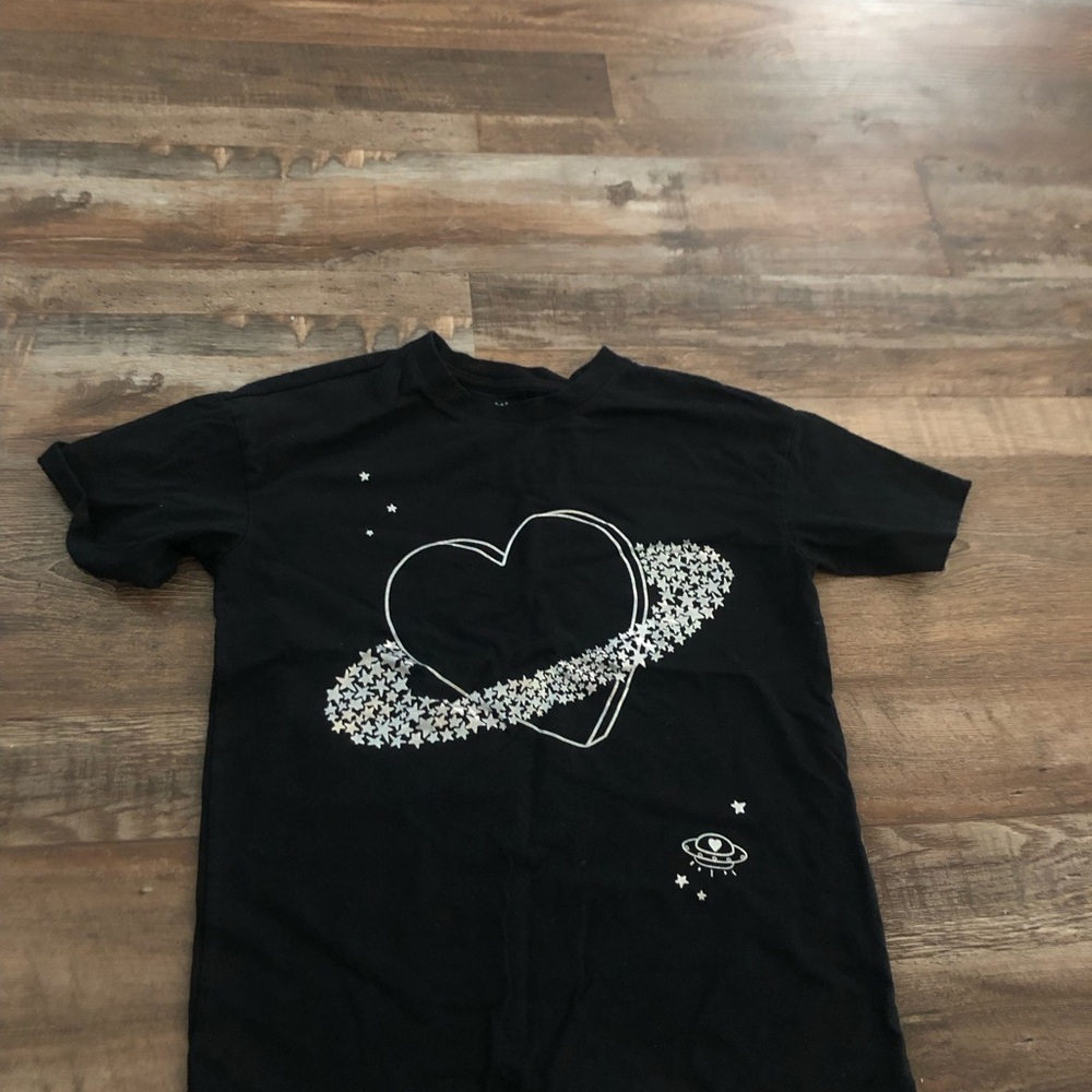 Cat & Jack Black T-Shirt with Heart and Starry Ring